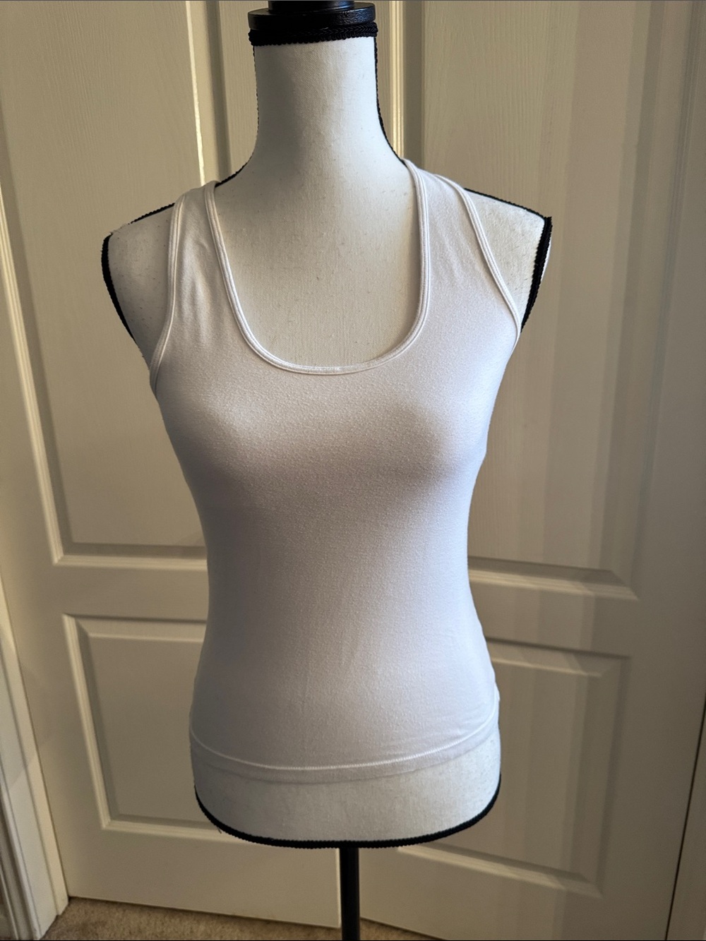 Victoria's Secret White Scoop Racerback Tank Top - Size Small